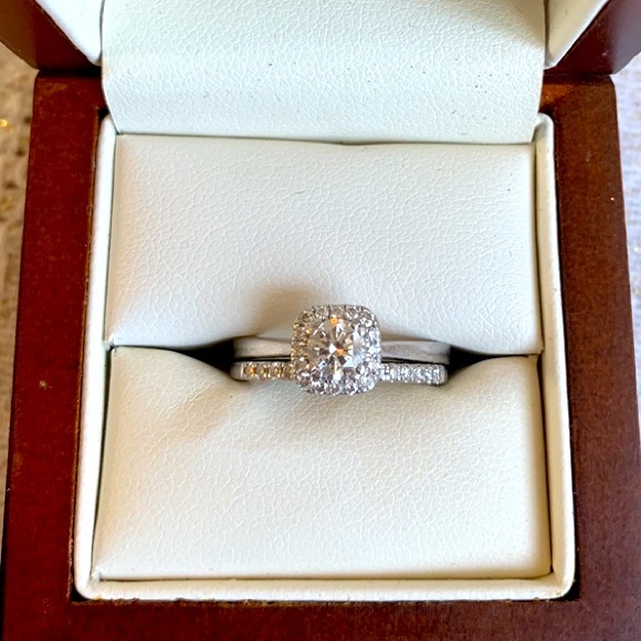 💍 Diamond Engagement and Wedding band set 💎 - Picture 2 of 6